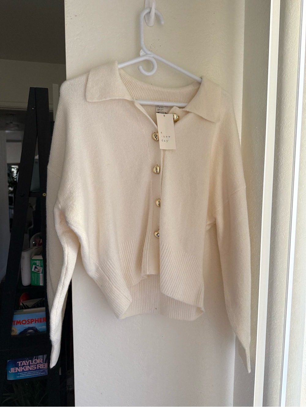 NWT Heart Cardigan 🤍💕 - Picture 2 of 4